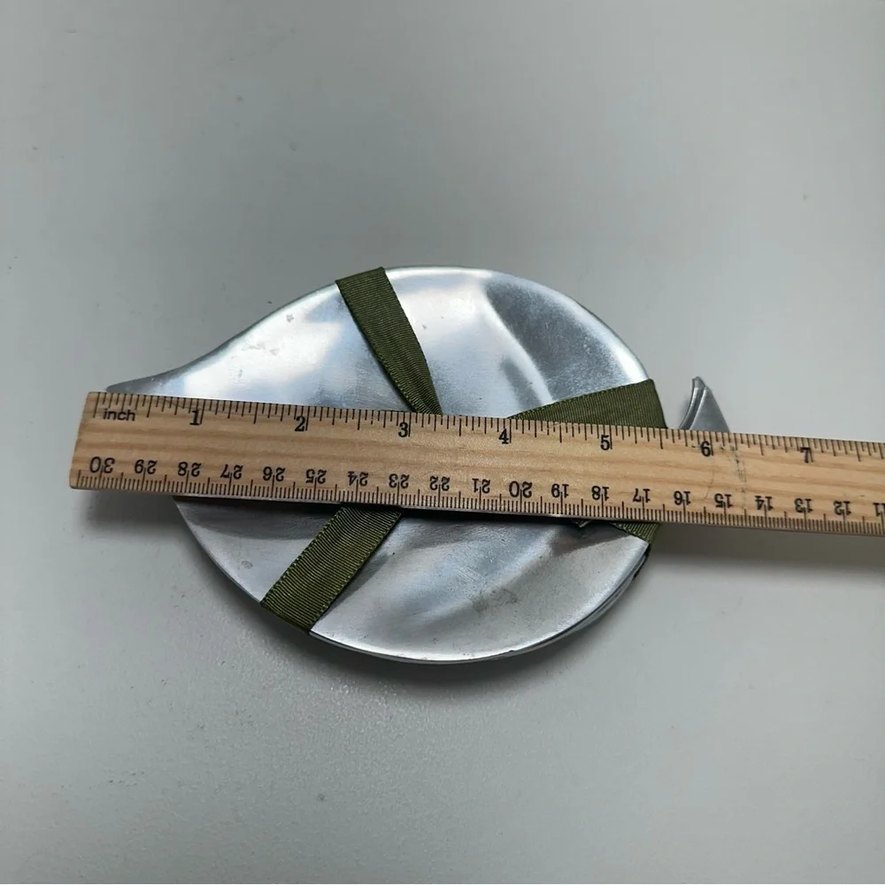 CRATE AND BARREL Metal Leaf Plates 6.5” Set of 4 New